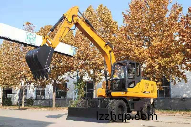 135履(lv)帶式(shi)挖掘(jue)機(ji)